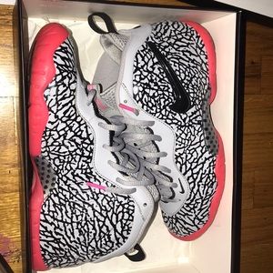 ‼️RARE ELEPHANT PRINT LITTLE POSITES⚠️‼️NEED GONE